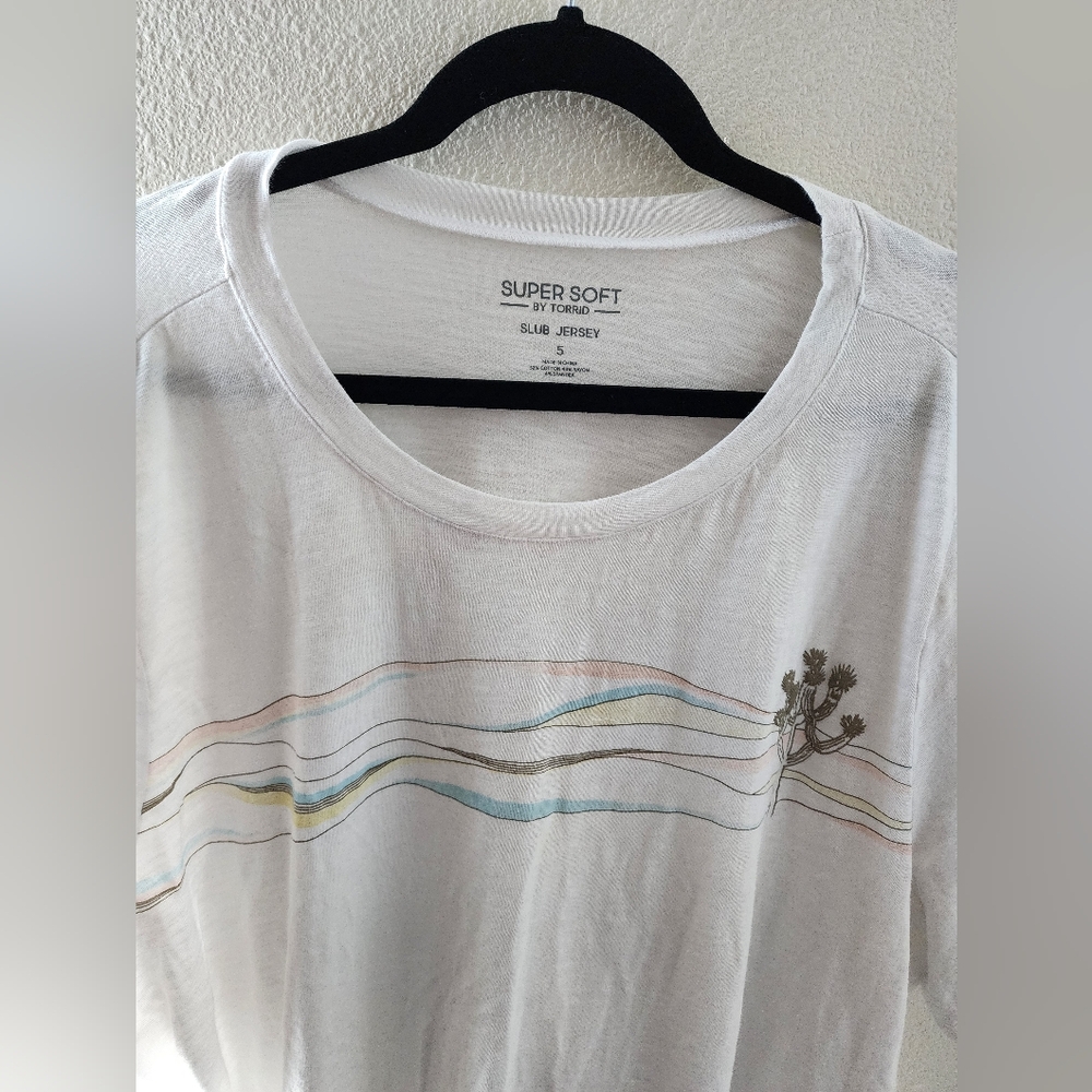 NWOT Torrid crop top